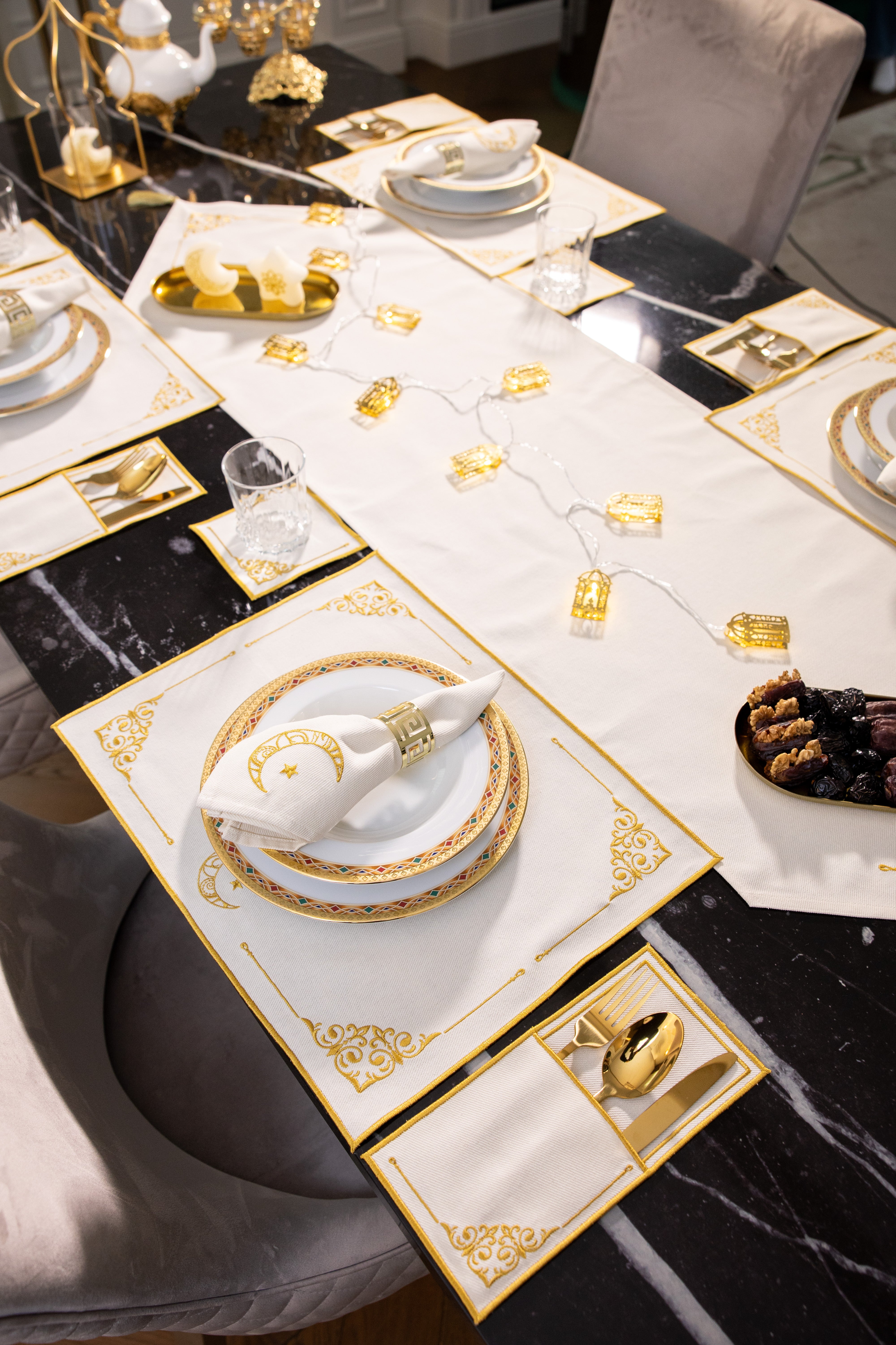 Safi Nakışlı 4 Kişilik Sofra Seti