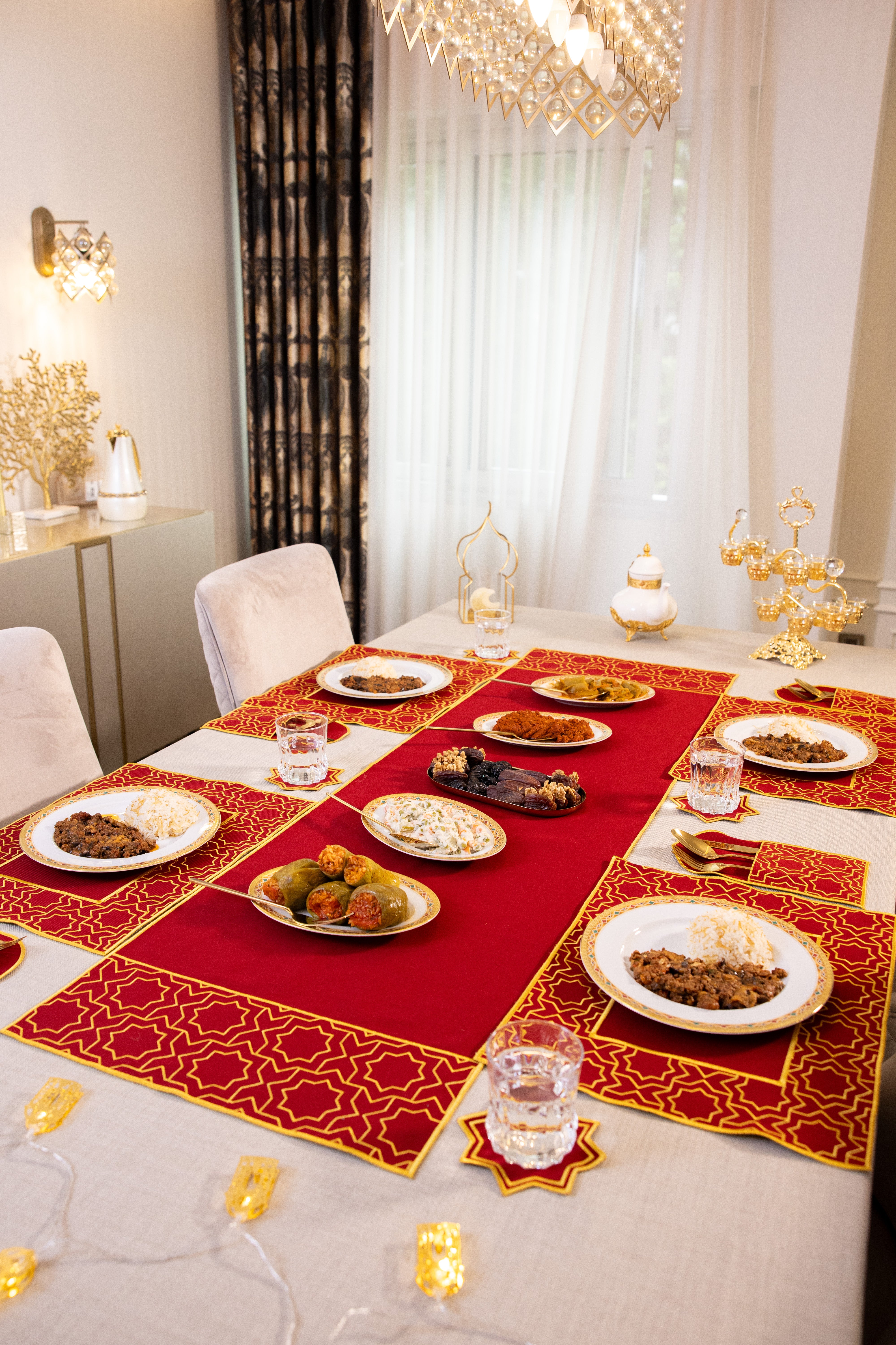 Revzen Nakışlı 4 Kişilik Sofra Seti