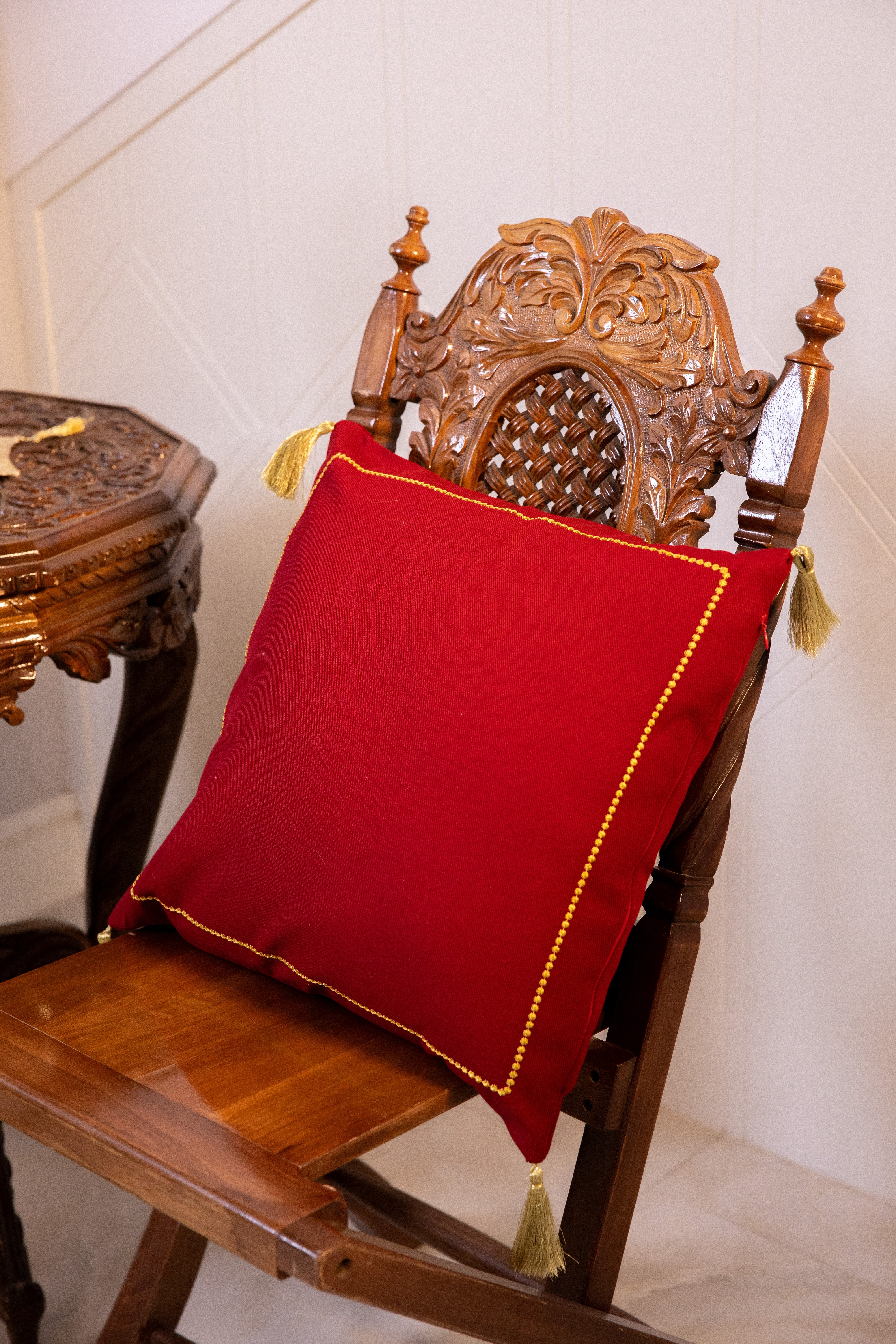 Azam Çerçeve Nakışlı Dekoratif Kırlent (45x45)