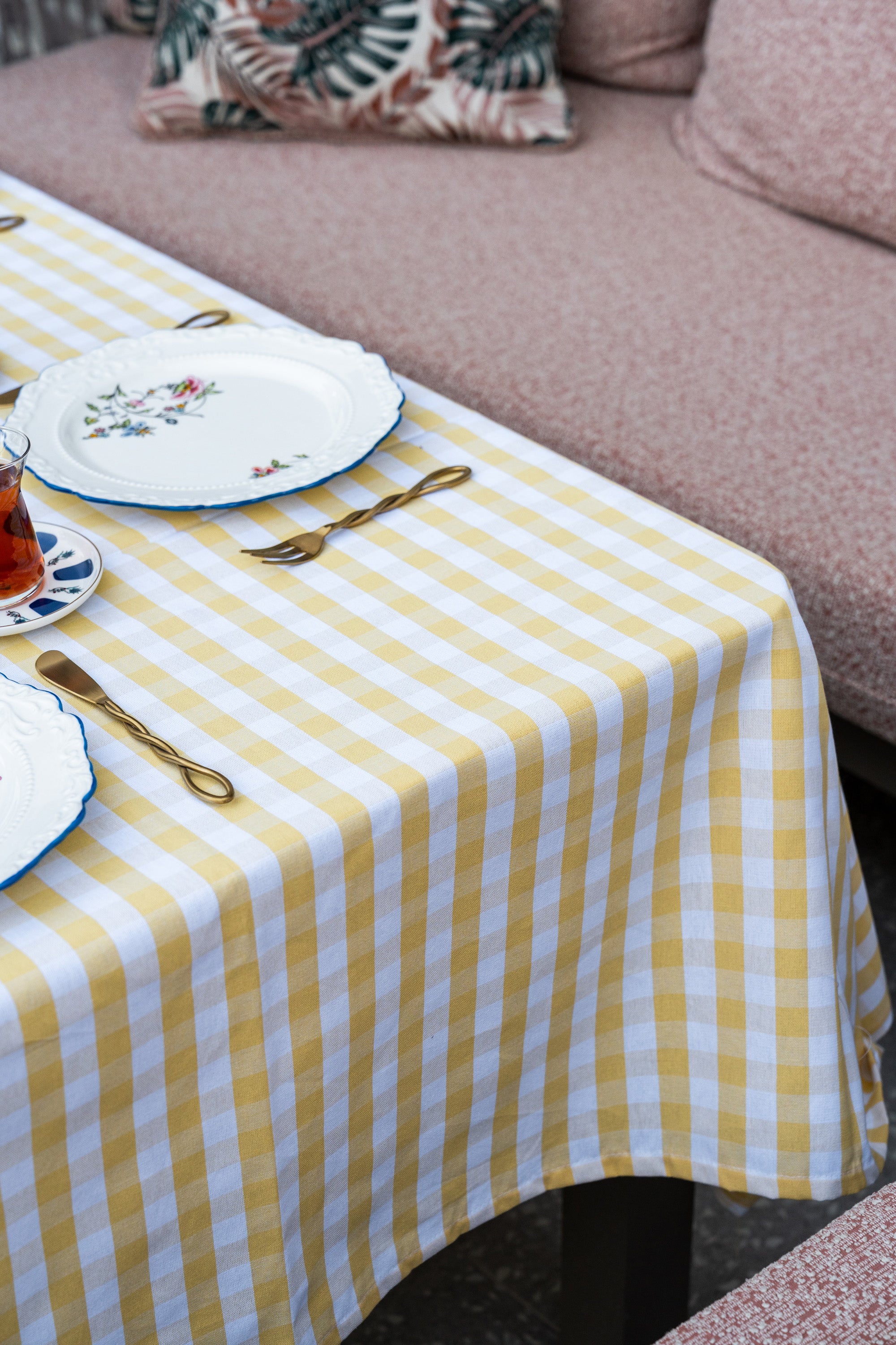 Kömür Çizgili Masa Örtüsü