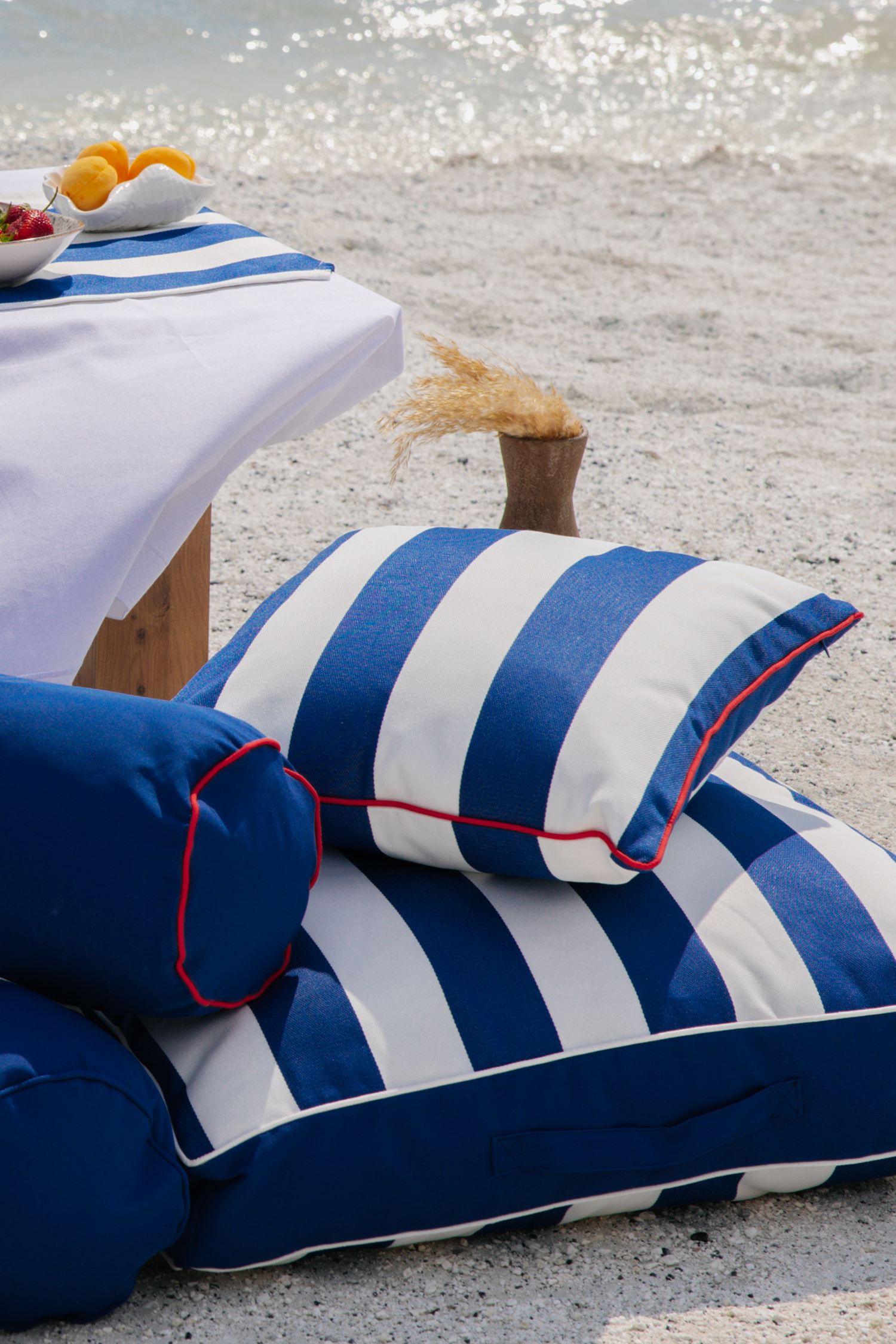 MARINE STRIPE LACİVERT KIRMIZI BİYELİ 45X45 KIRLENT KILIFI